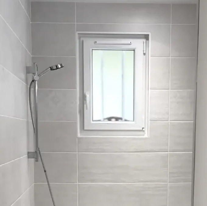 Store extérieur vertical