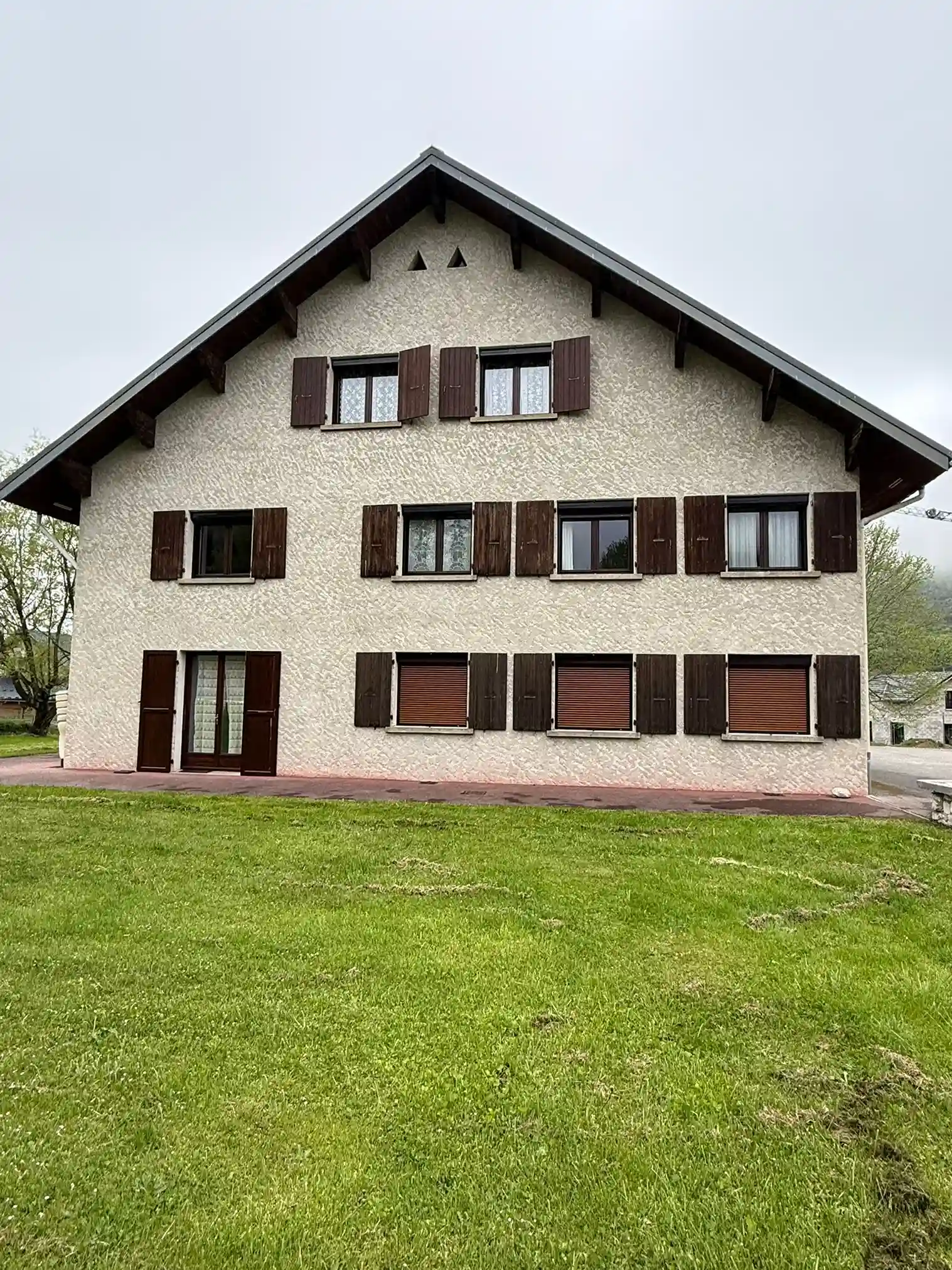Store extérieur vertical